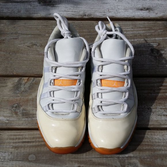 size 9 men's nike air jordan xi shoes